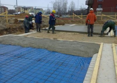 Dzērveņu 9. Pagraba grīdas betonēšanas darbi, 2013.gada aprīlis